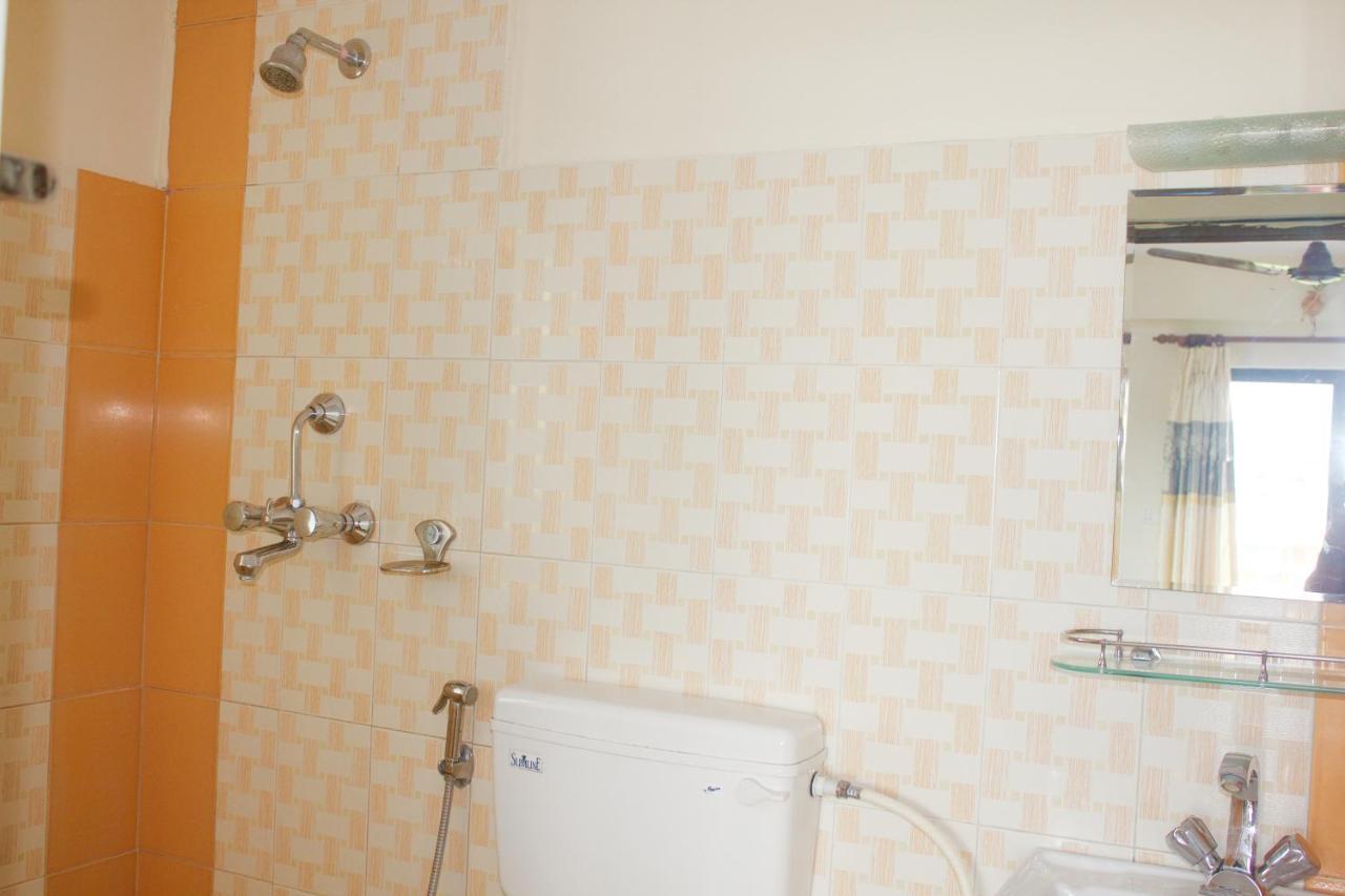 Hotel Garuda Inn Покхара Екстер'єр фото