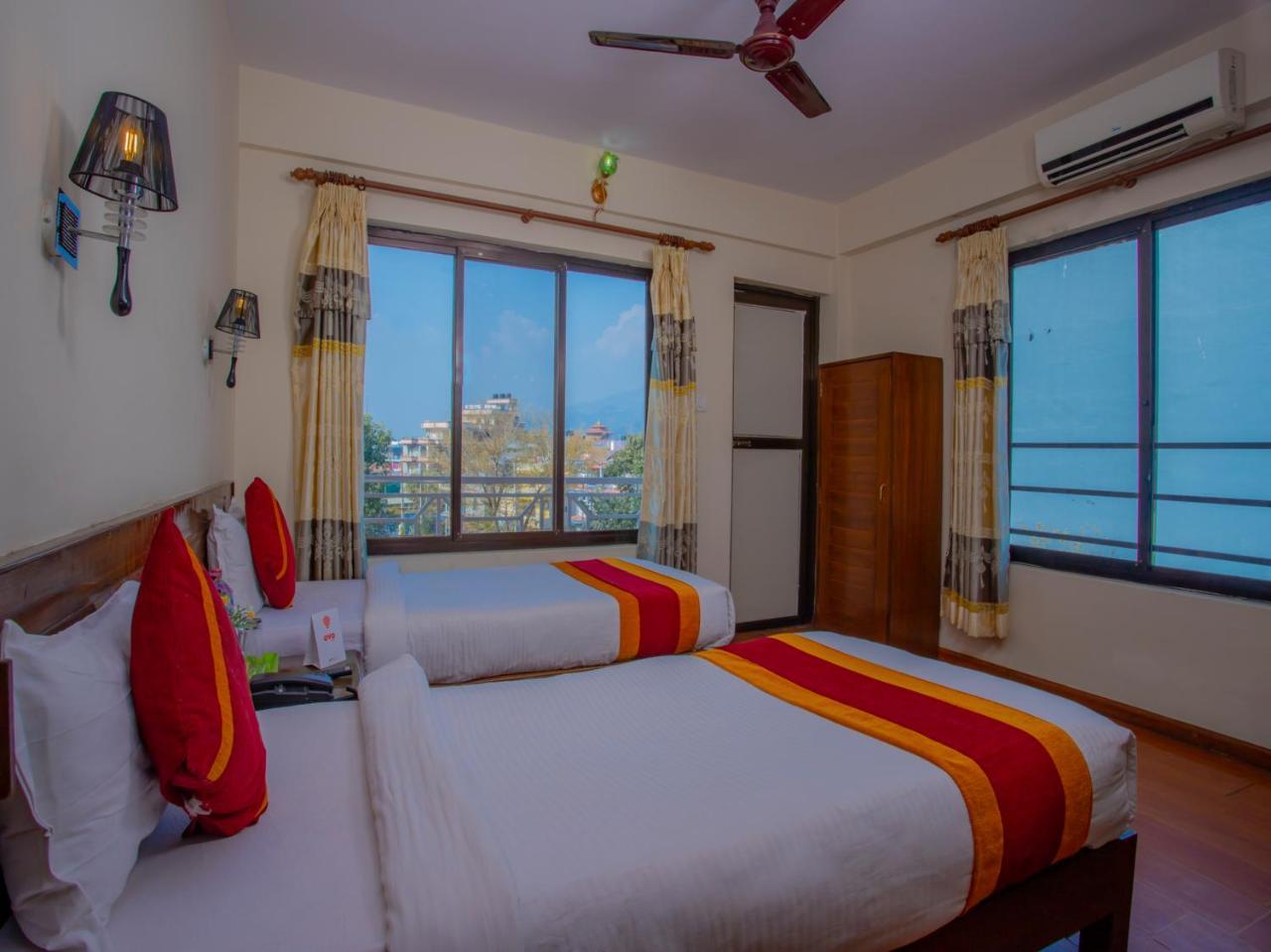 Hotel Garuda Inn Покхара Екстер'єр фото