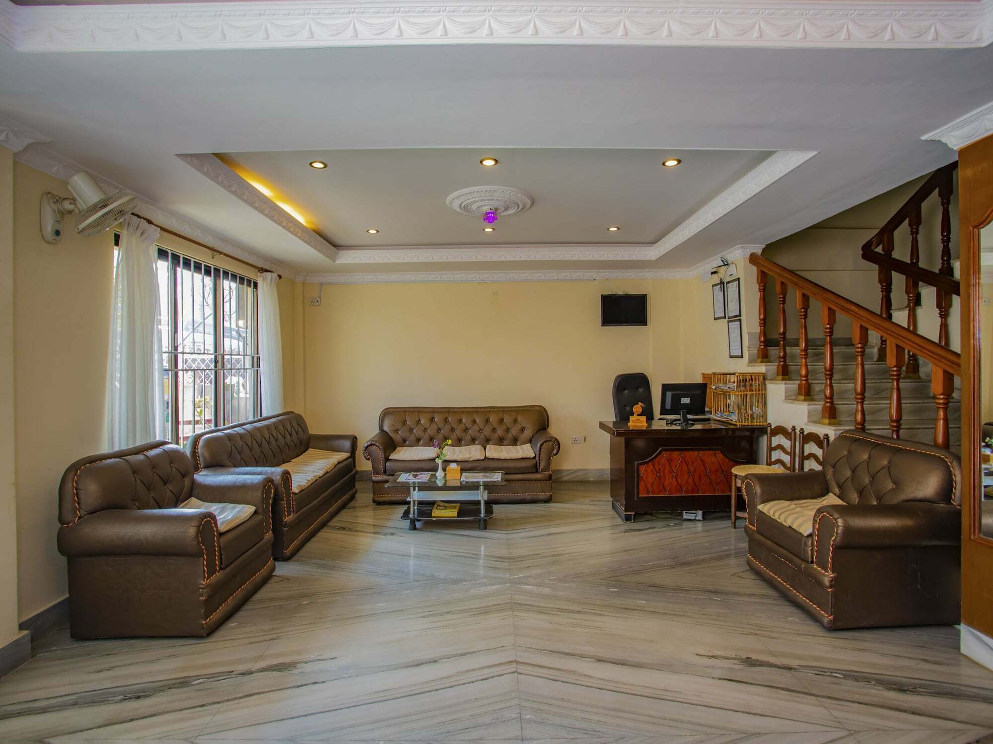 Hotel Garuda Inn Покхара Екстер'єр фото
